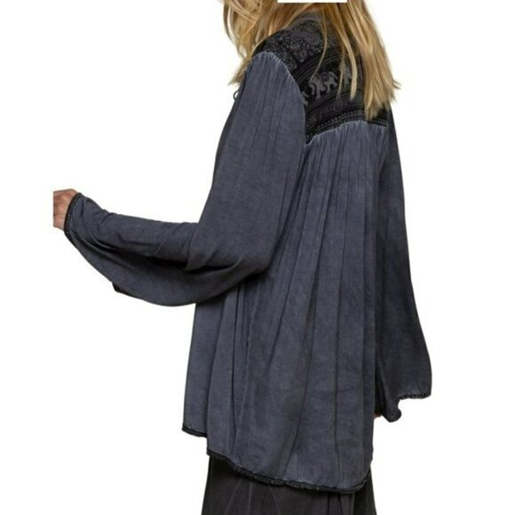 NWT POL Boho Lace with Tassels Wide Sleeve Relaxed Fit Blouse Tunic Top - Picture 3 of 8